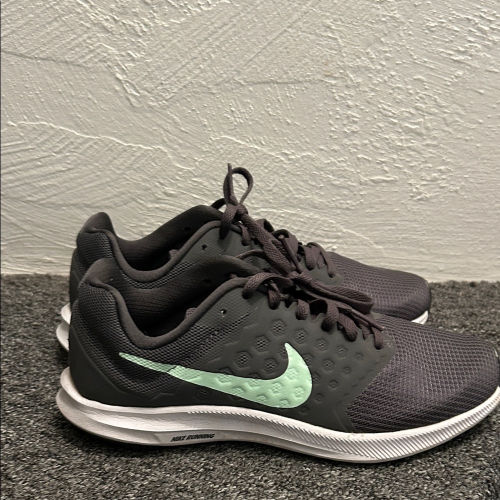Nike Women's Charcoal and Mint Athletic Shoes
